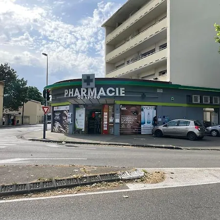 Superbe Avec Parking Gratuit Sur Place *