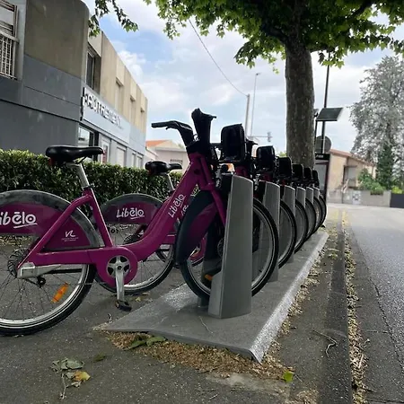 Superbe Avec Parking Gratuit Sur Place