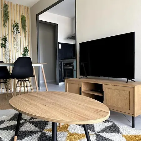 Superbe Avec Parking Gratuit Sur Place Apartment